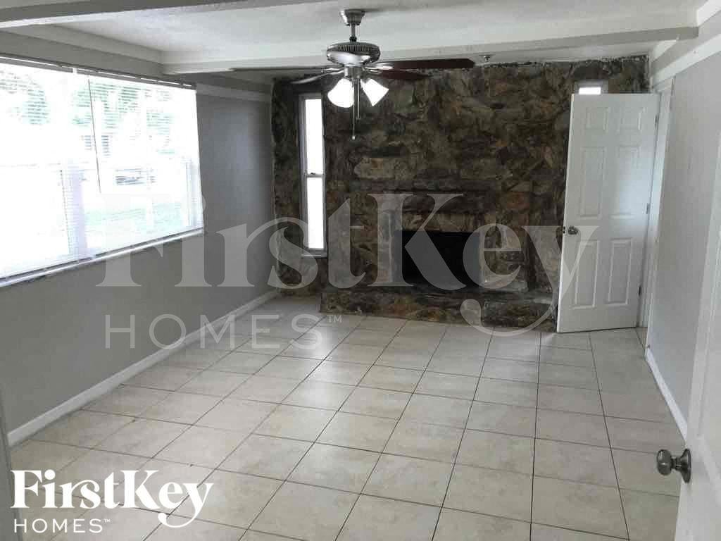 9242 82nd Way - Photo 5 of 13