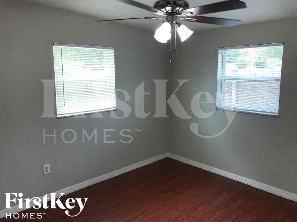 9242 82nd Way - Photo 6 of 13