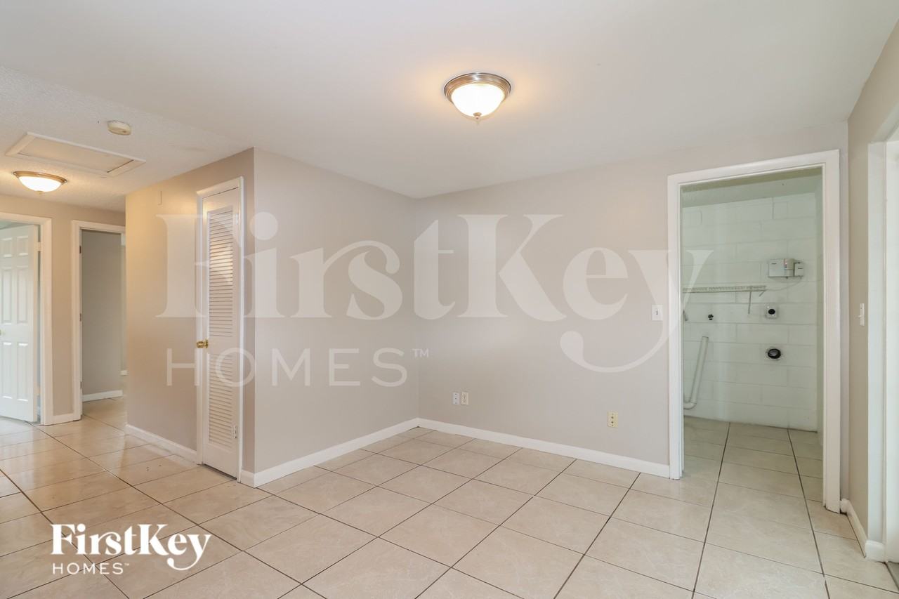 8508 Olympic Ct - Photo 7 of 16