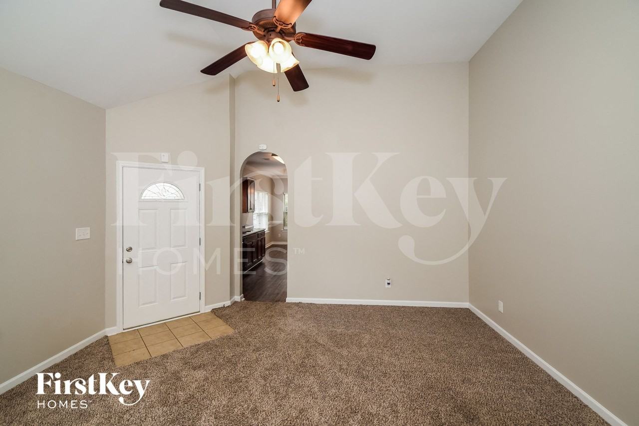 8229 Owen Park Dr - Photo 2 of 15