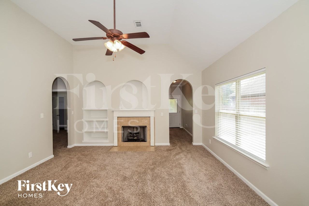 8229 Owen Park Dr - Photo 3 of 15