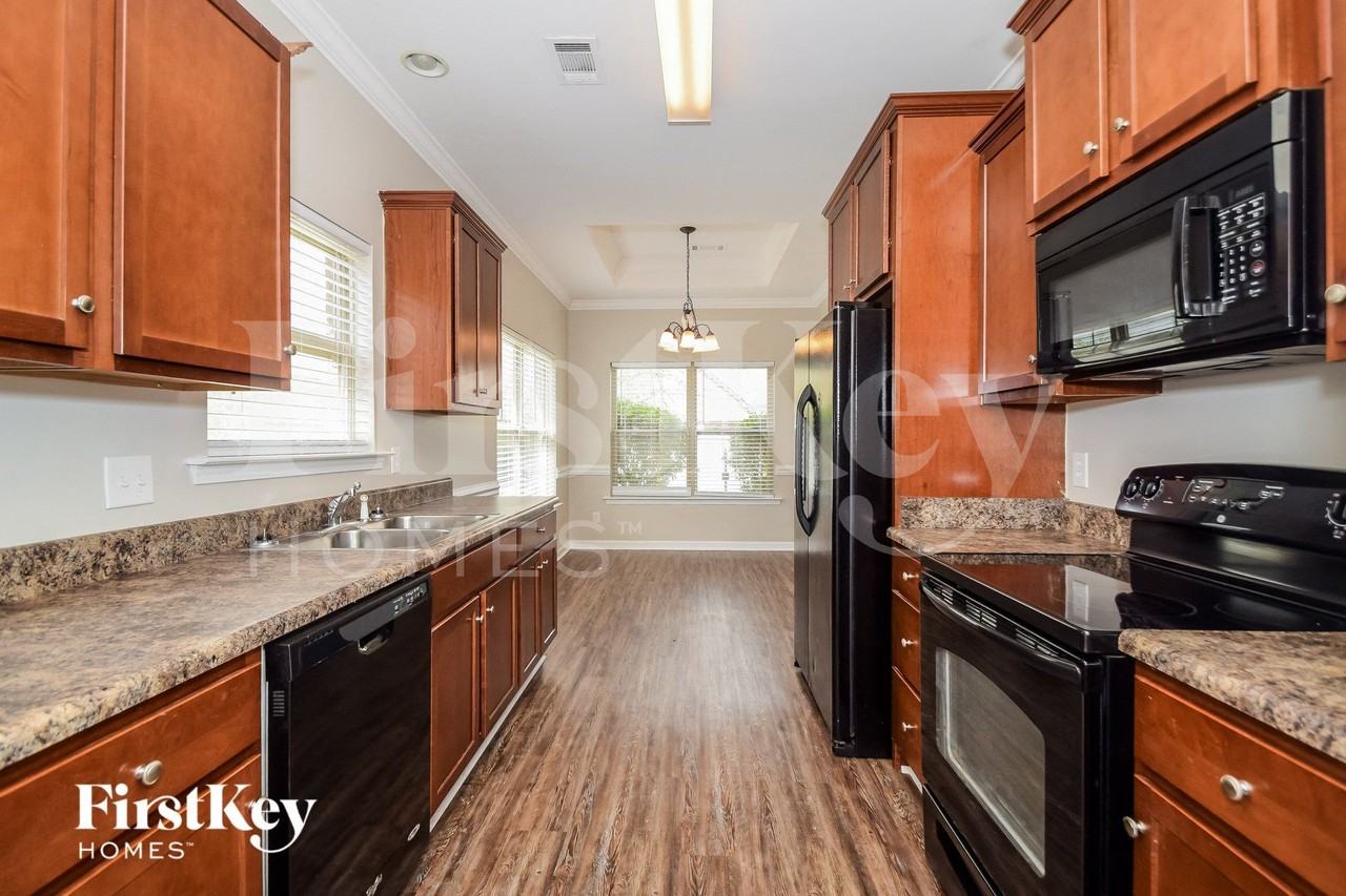 8229 Owen Park Dr - Photo 5 of 15