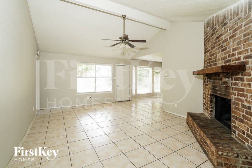 7603 Stamen Dr - Photo 3 of 15