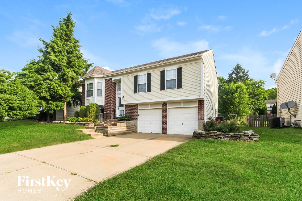 7386 Sterling Springs Way - Photo 2 of 15