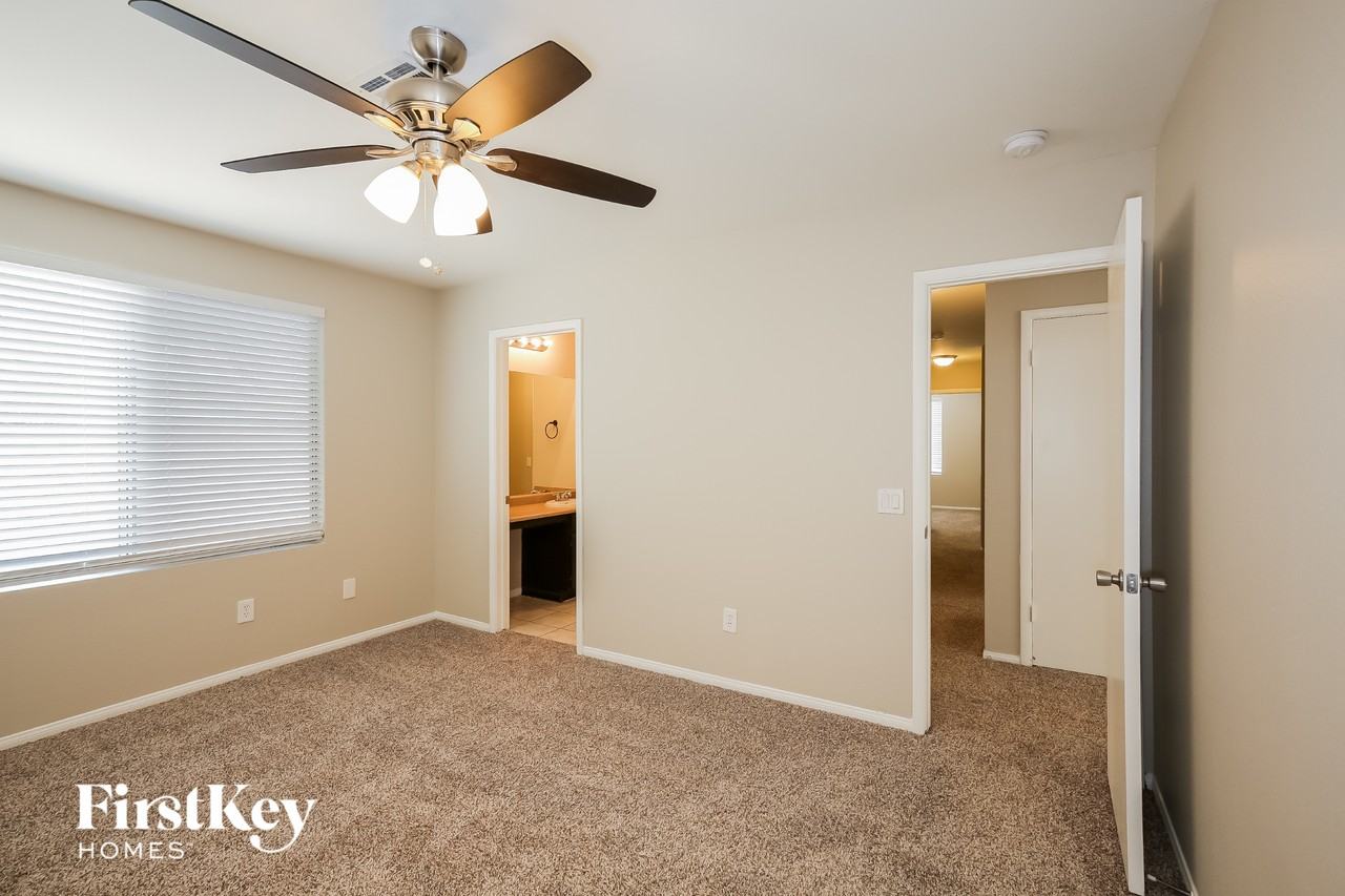 720 Roberta Alecia Ave - Photo 7 of 15