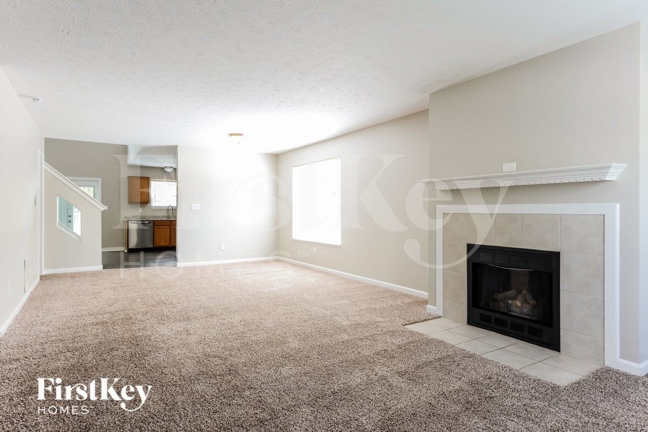 7025 Village Oaks Dr - Photo 2 of 16