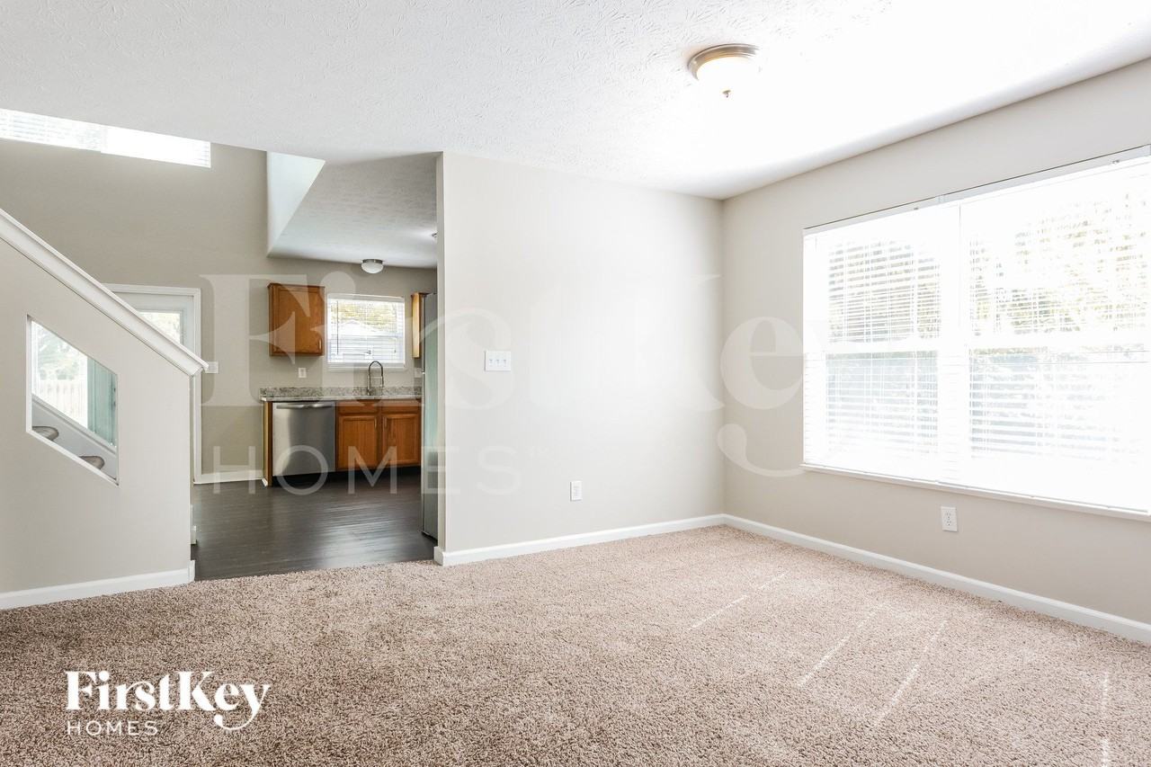7025 Village Oaks Dr - Photo 3 of 16