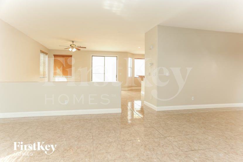 6857 N Campbell Rd - Photo 2 of 15
