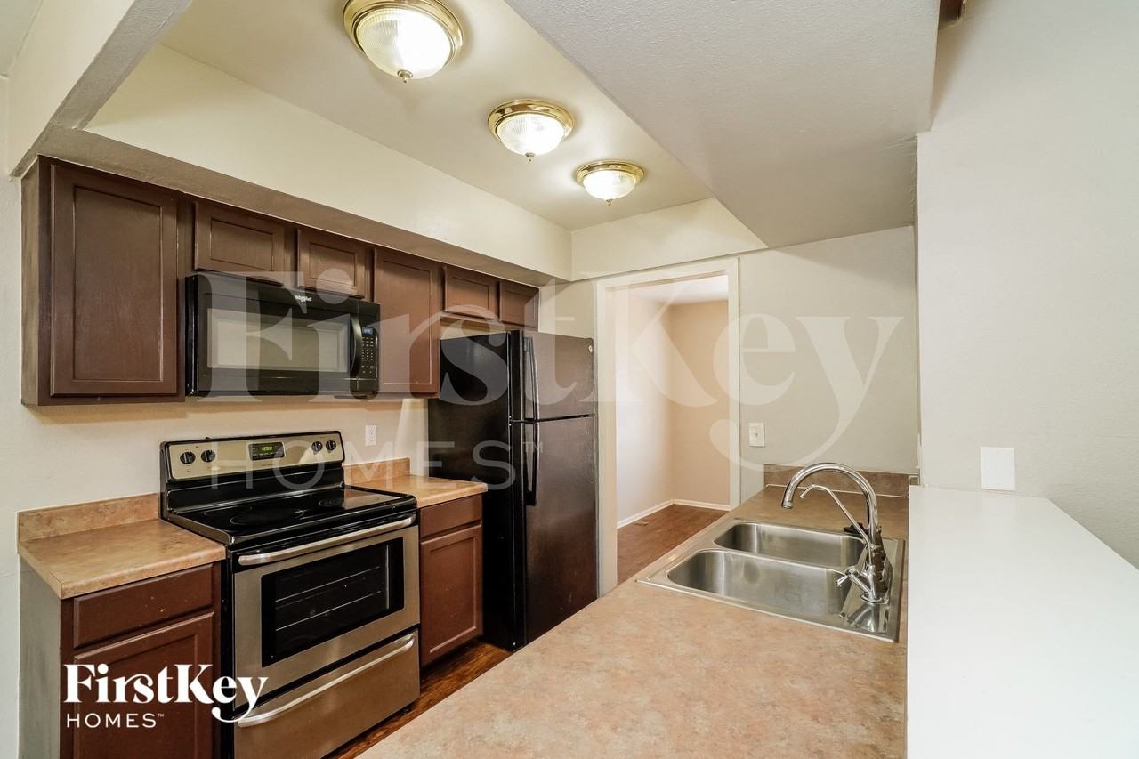6601 Derby - Photo 7 of 16