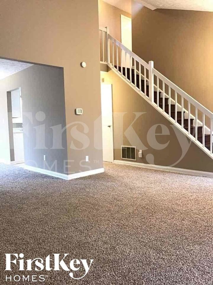5683 Colonist Cir - Photo 2 of 18