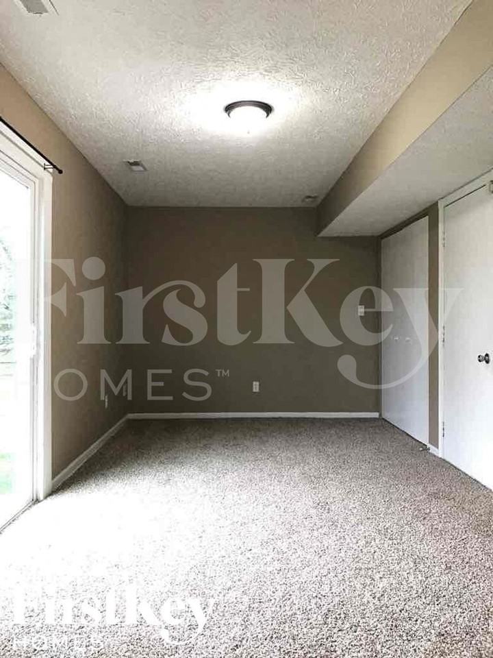 5683 Colonist Cir - Photo 5 of 18