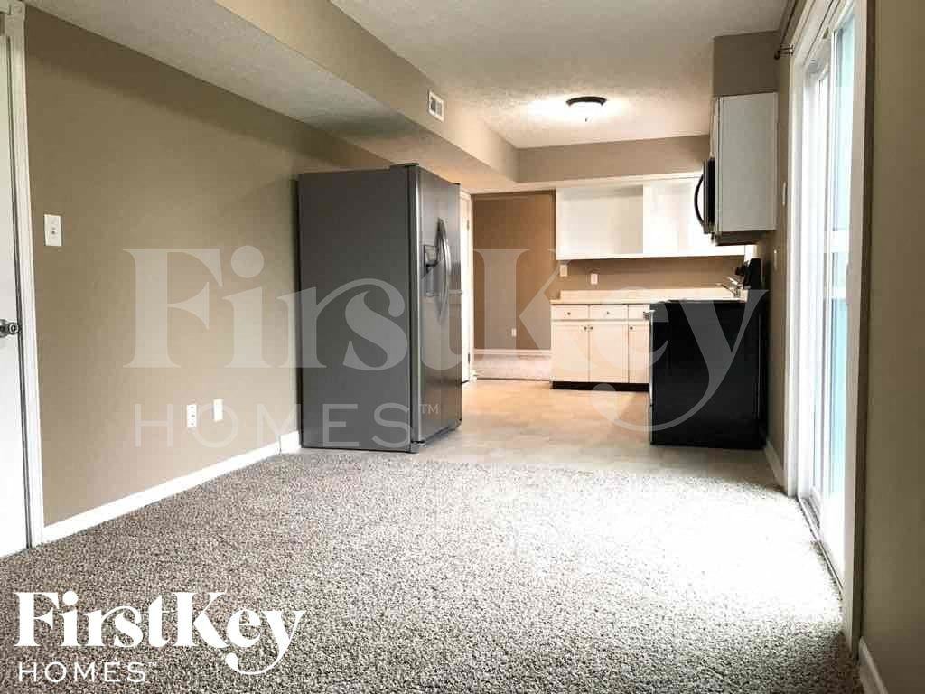 5683 Colonist Cir - Photo 6 of 18