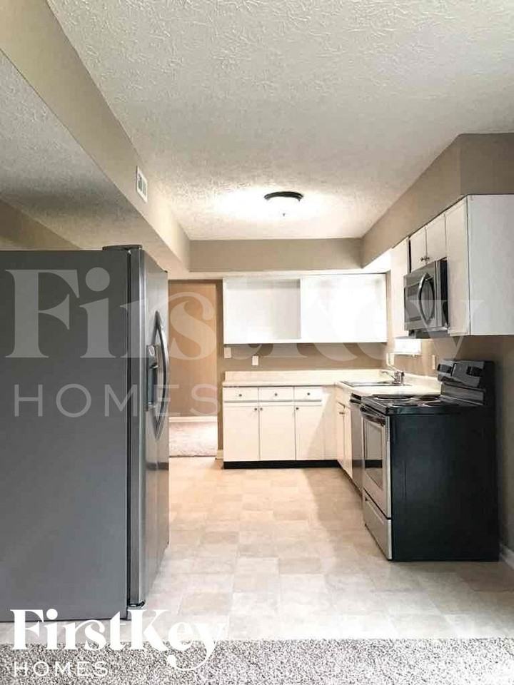 5683 Colonist Cir - Photo 7 of 18