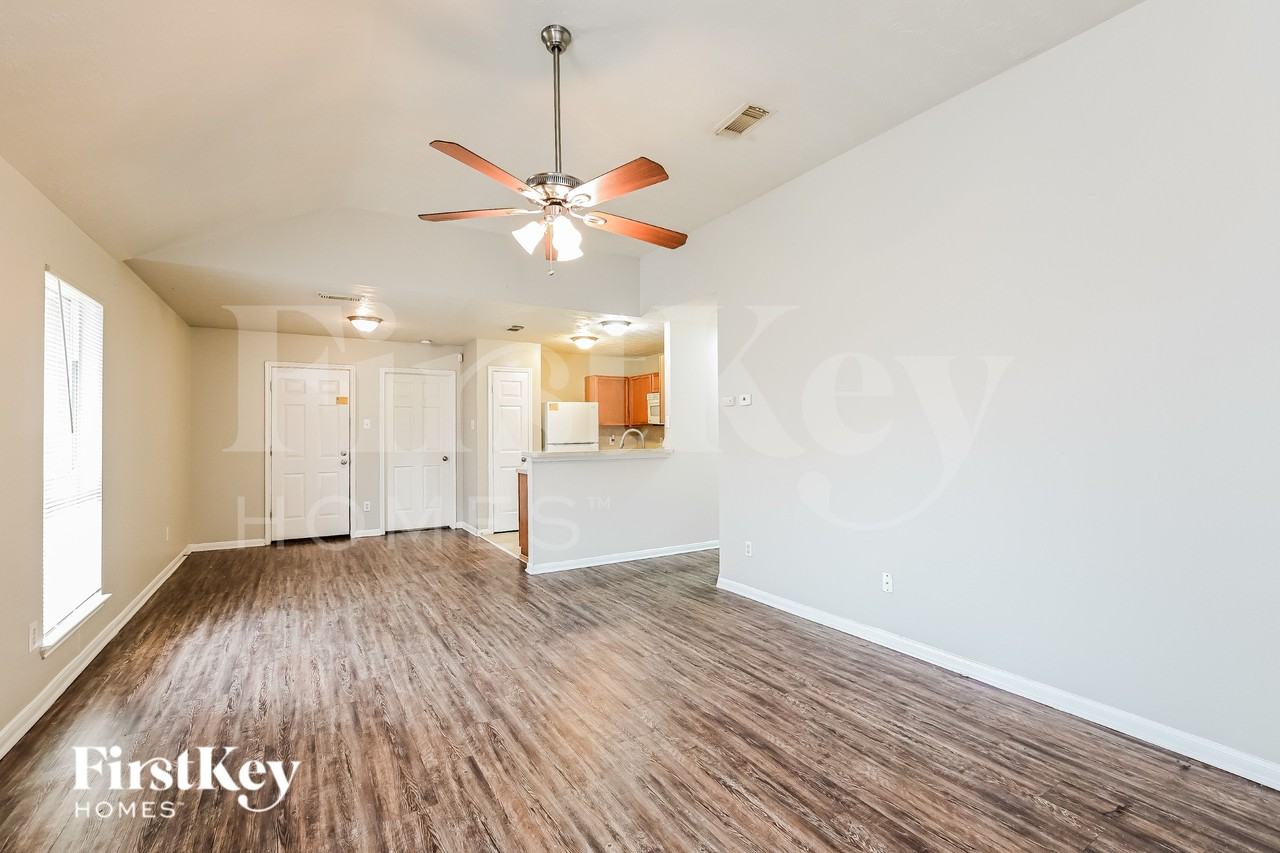 507 Richcrest Dr - Photo 2 of 16