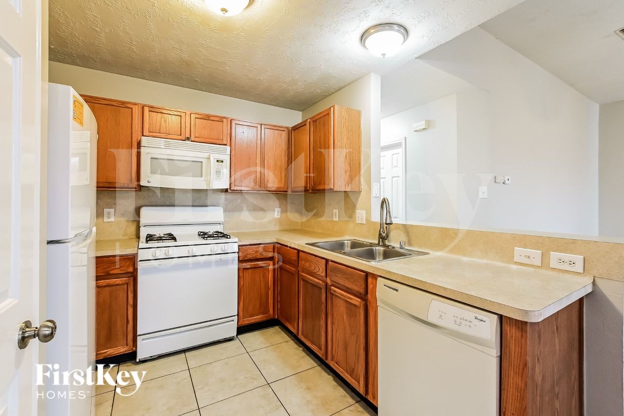 507 Richcrest Dr - Photo 4 of 16