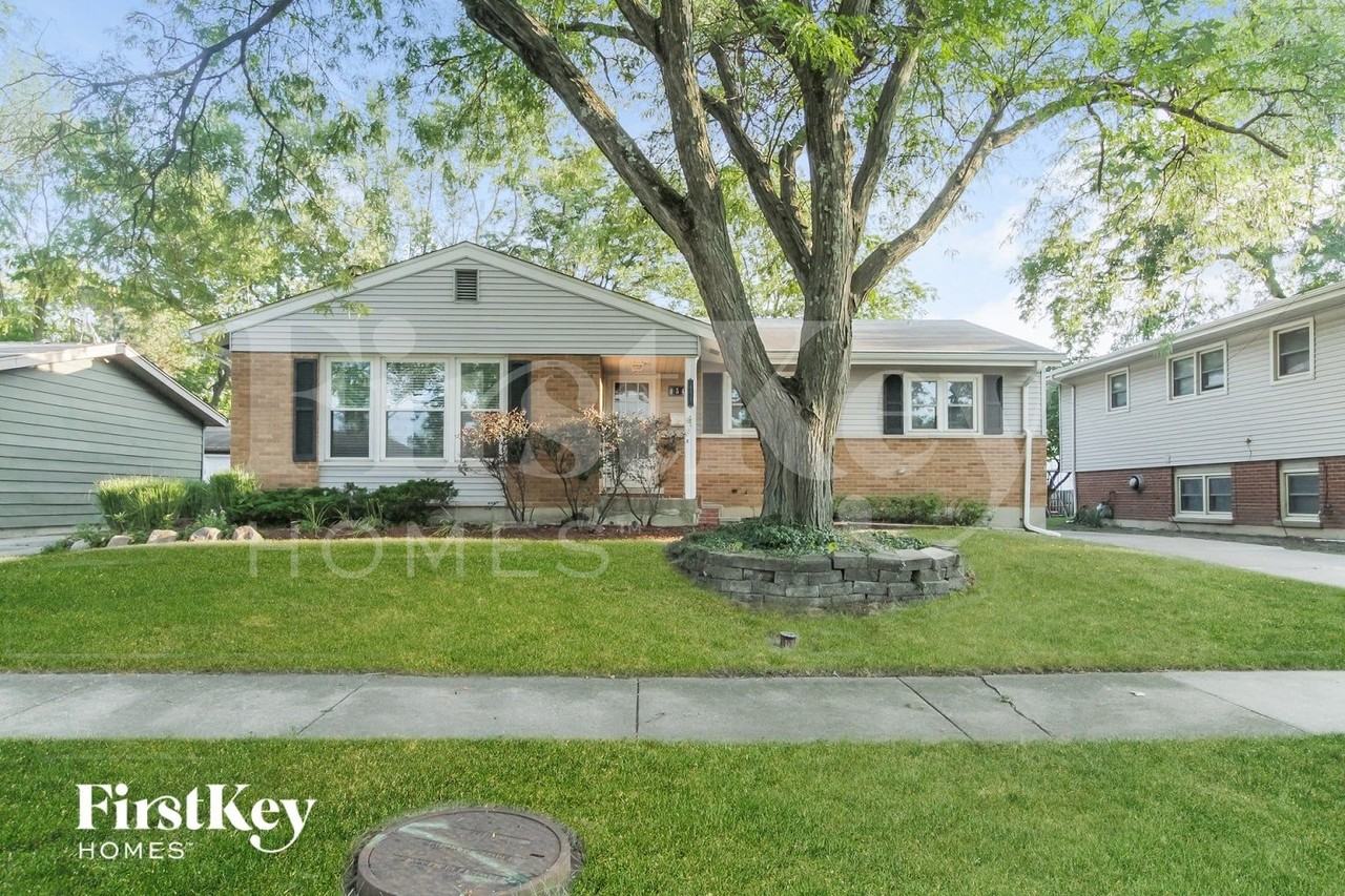 454 Springfield St - Photo 2 of 15