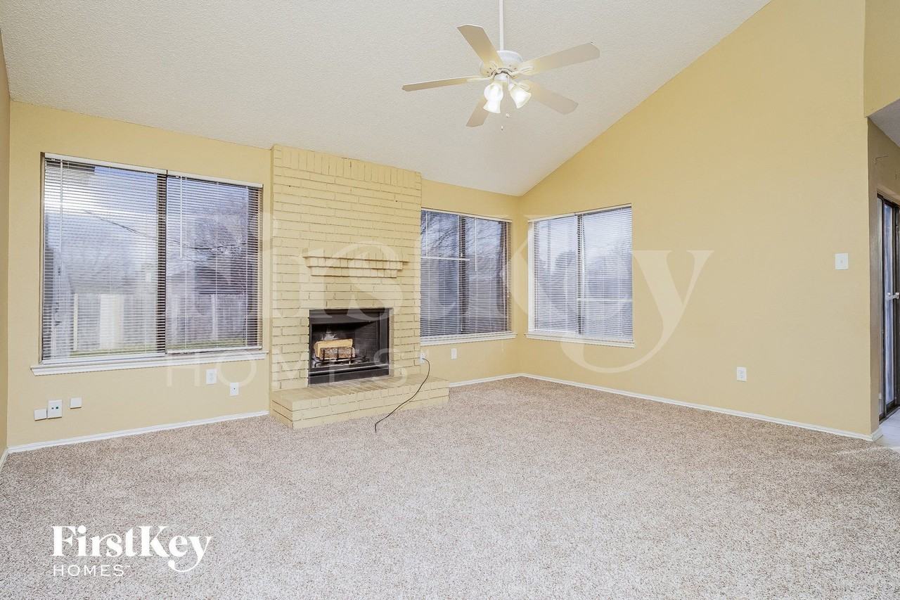 3934 Cochise Dr - Photo 2 of 15