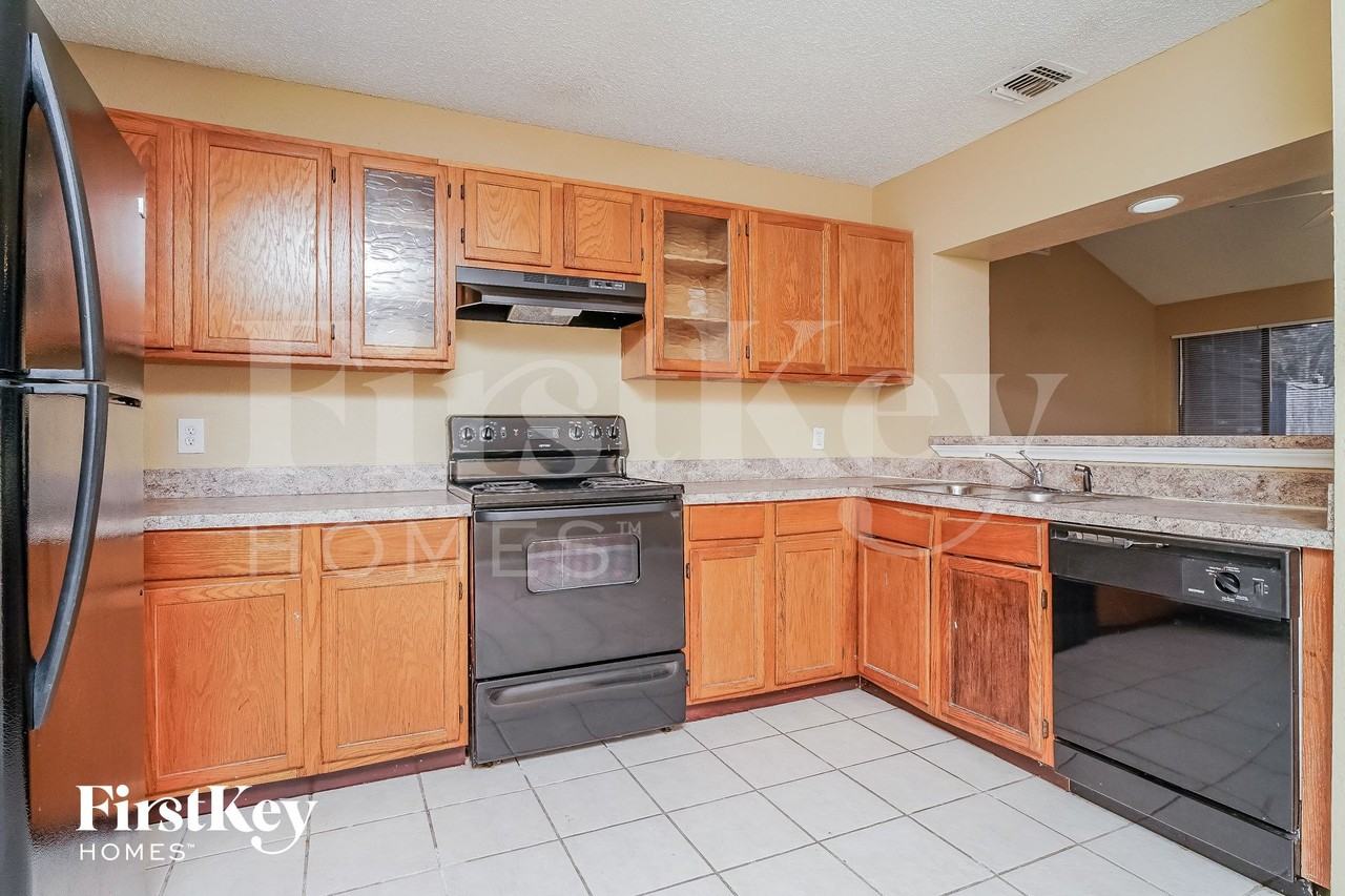 3934 Cochise Dr - Photo 6 of 15