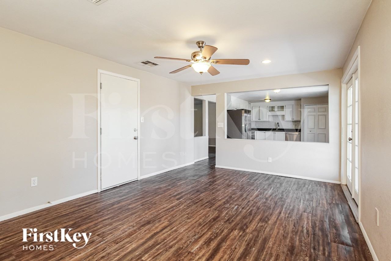 3733 E Eugie Ave - Photo 6 of 19