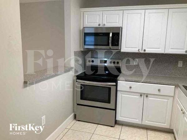 3313 Nwst - Photo 6 of 10