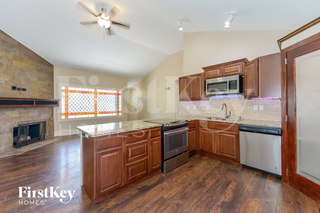 306 Nw 54th Ter - Photo 6 of 15