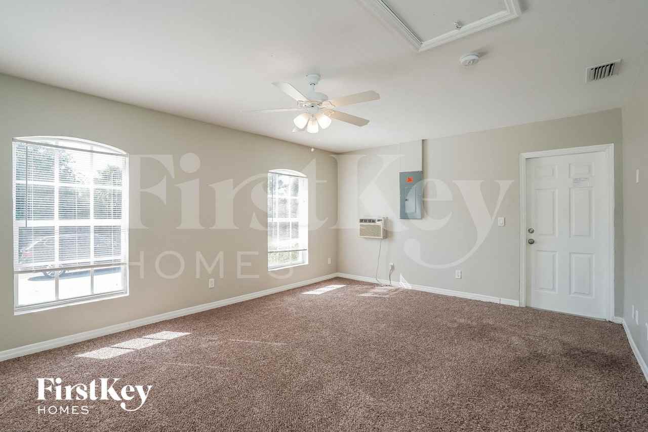 3018 33rd St Sw - Photo 7 of 15