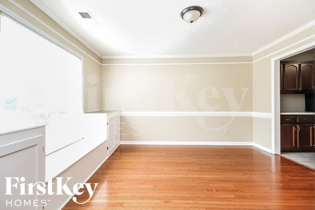 2672 Morning Woods Dr - Photo 3 of 15