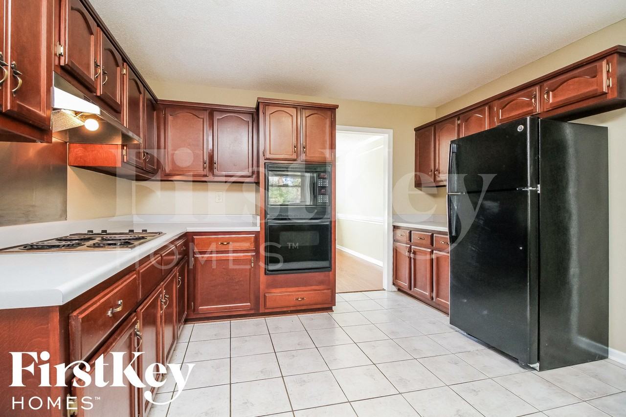 2672 Morning Woods Dr - Photo 5 of 15