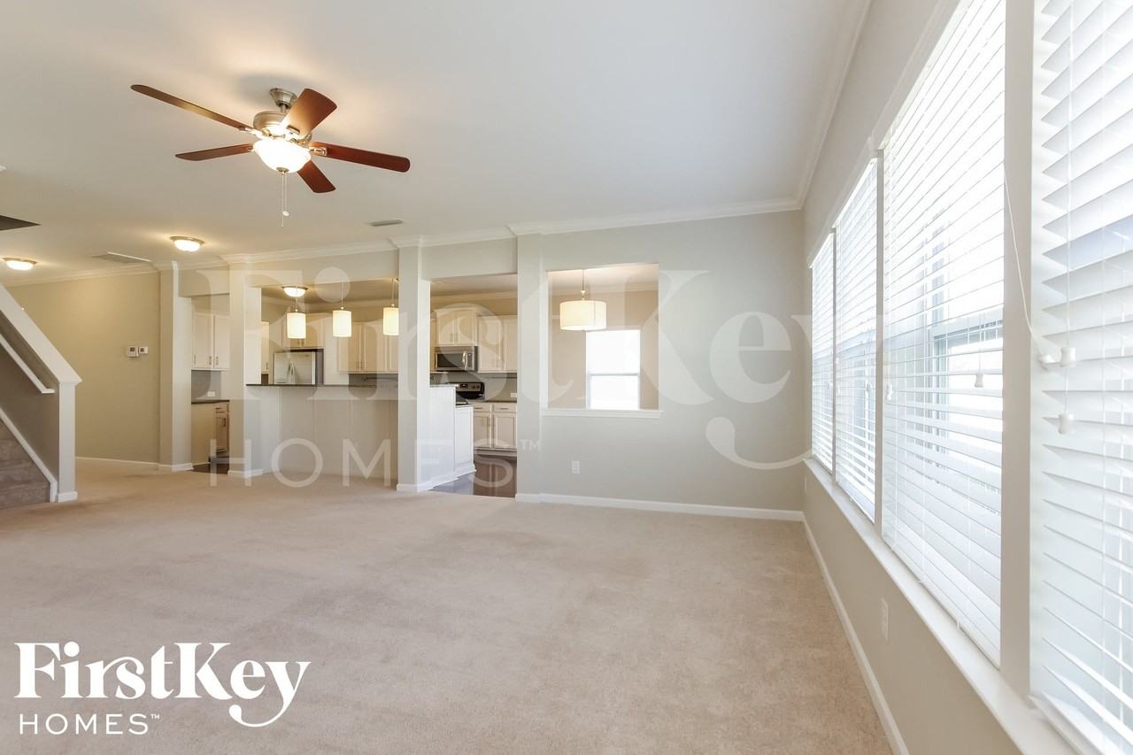 2605 Impatien Dr - Photo 3 of 15