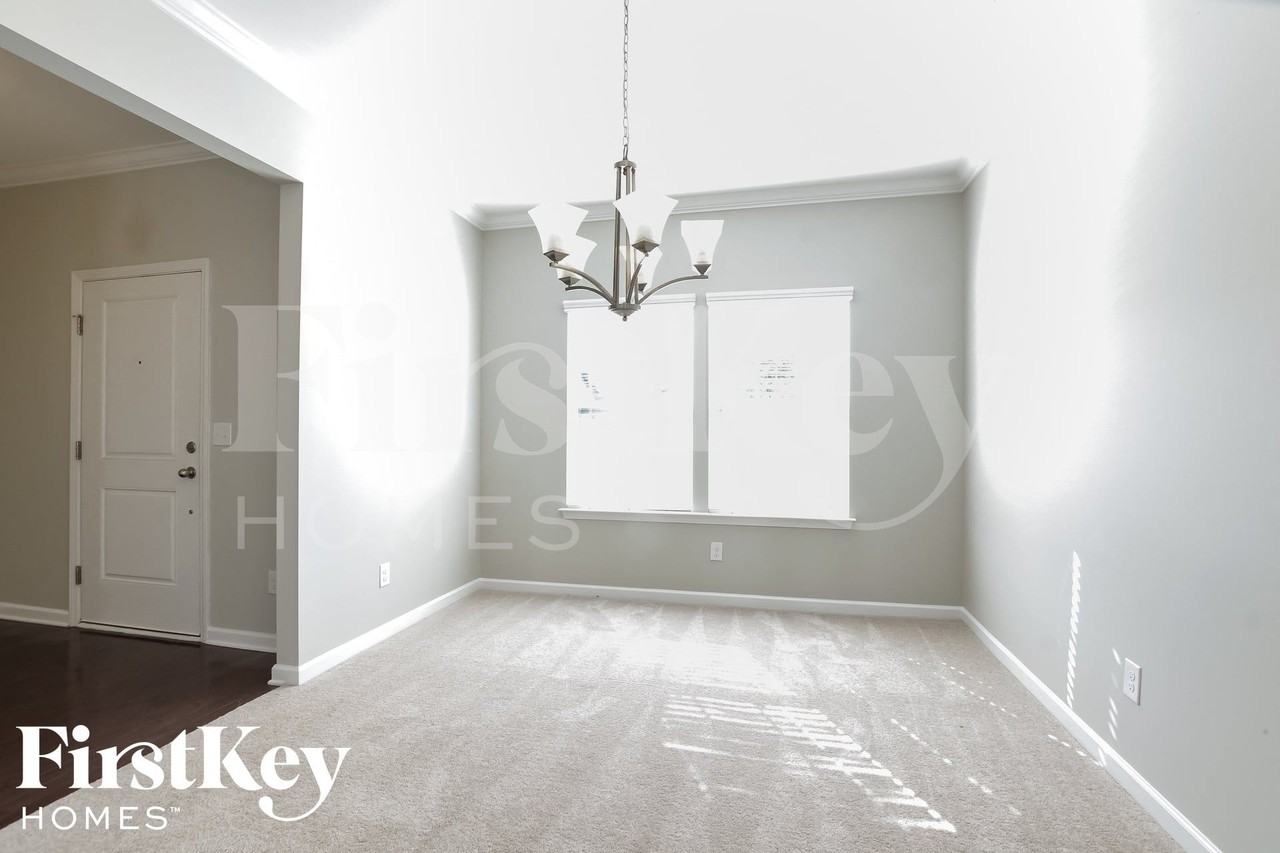 2605 Impatien Dr - Photo 4 of 15