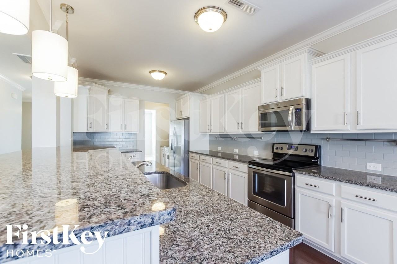 2605 Impatien Dr - Photo 6 of 15