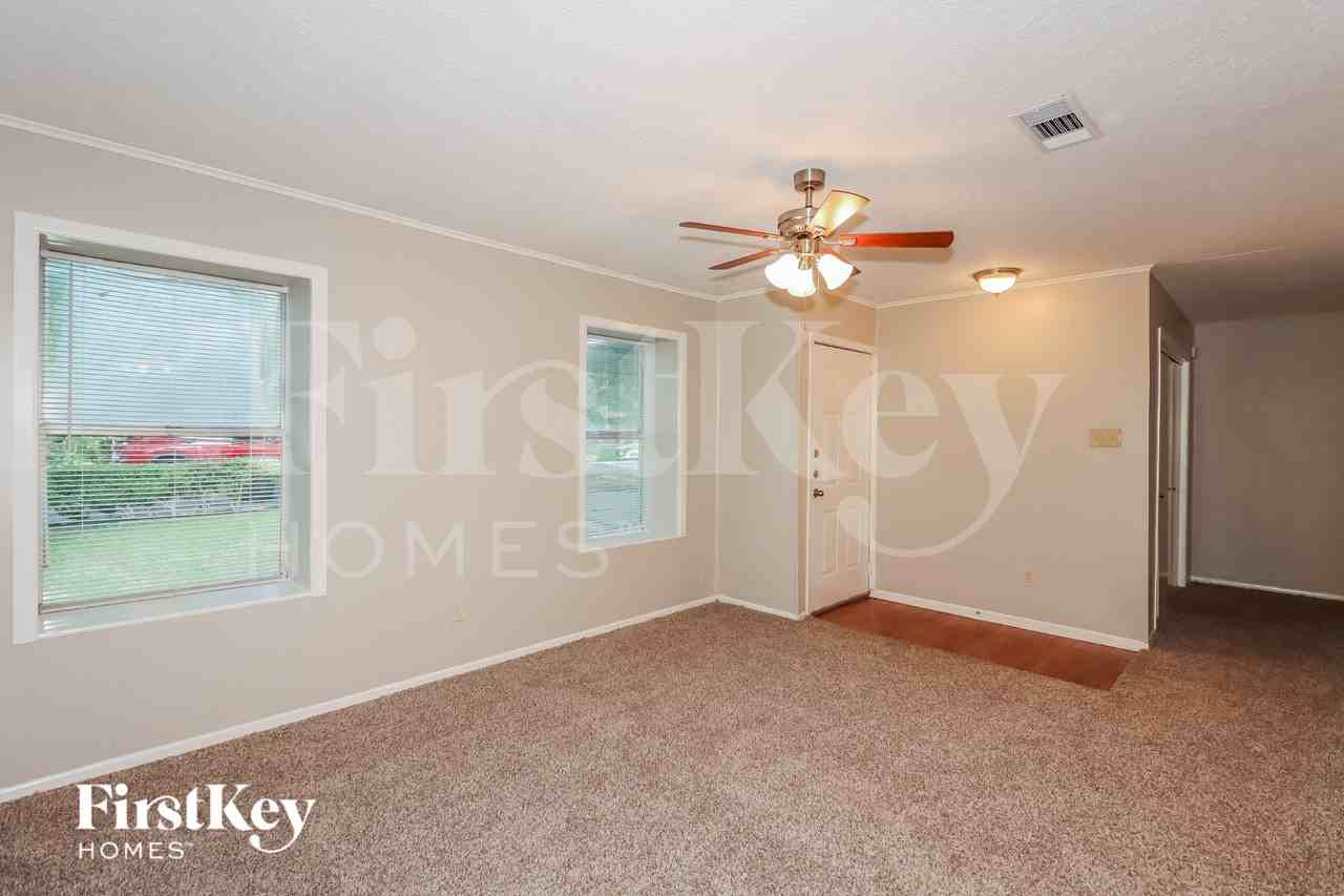 2518 S San Antonio St - Photo 3 of 15