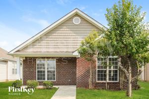 featured image of 2218 Village Ln