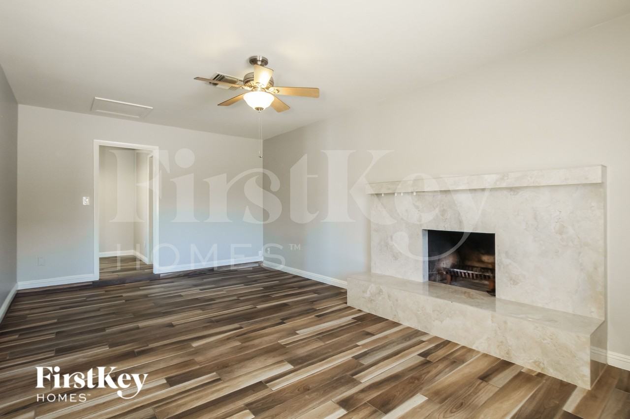 1812 W Morten Ave - Photo 2 of 16