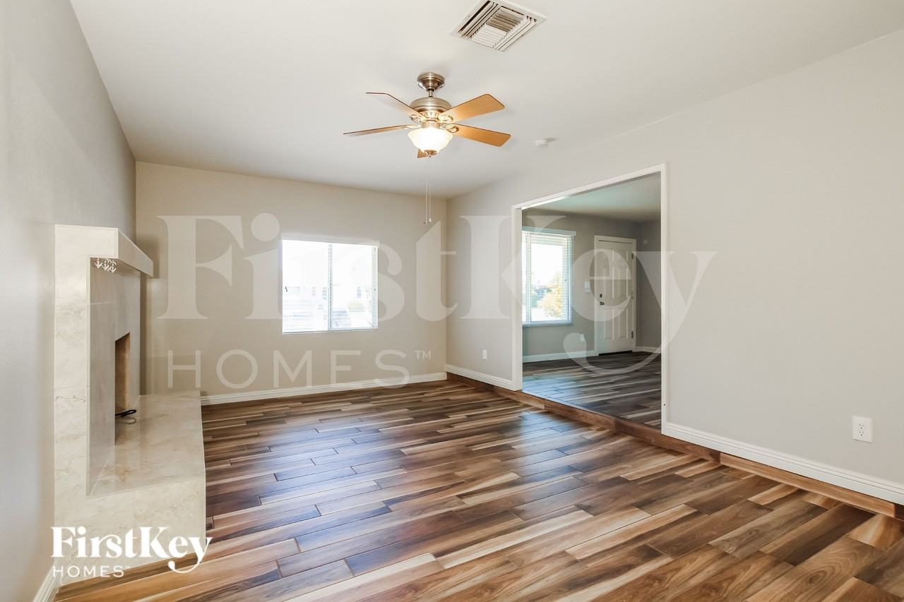 1812 W Morten Ave - Photo 3 of 16