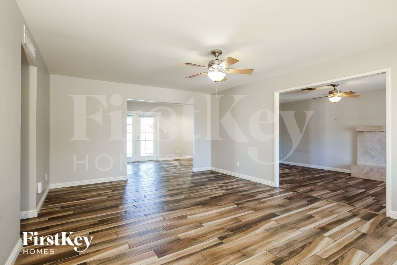 1812 W Morten Ave - Photo 6 of 16