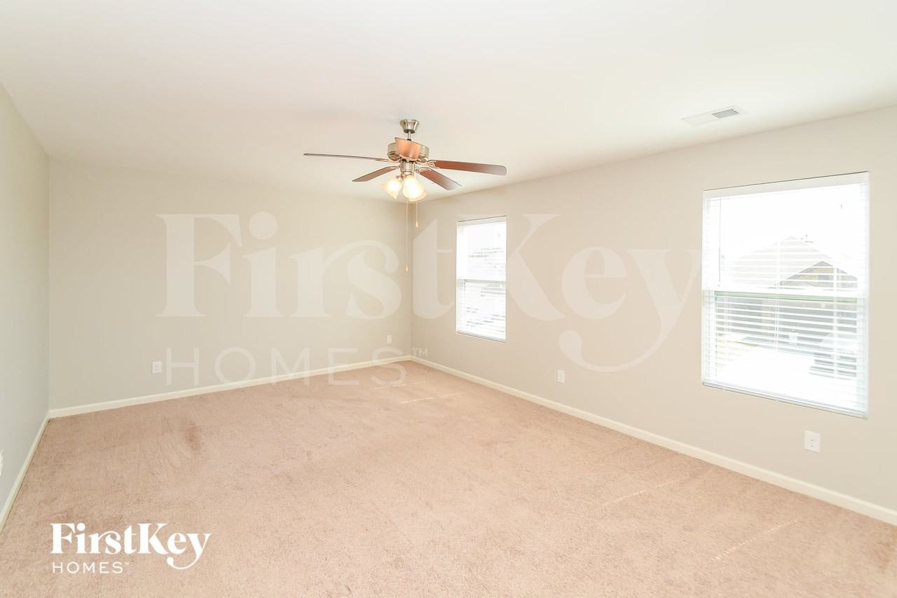 149 Ashby St - Photo 6 of 15