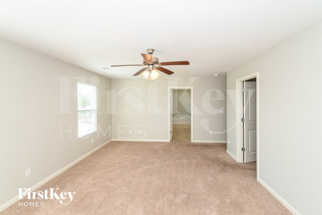 149 Ashby St - Photo 7 of 15