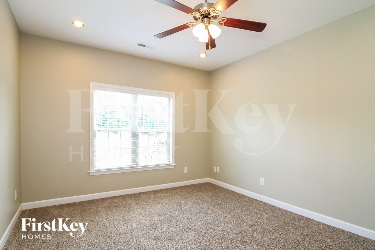 127 Scottsdale Ln - Photo 7 of 15