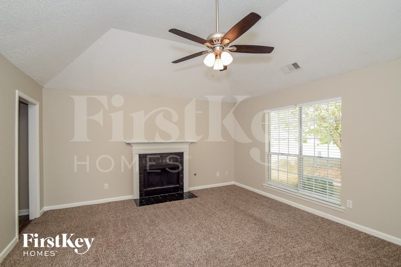 125 Cedar Bend Dr - Photo 2 of 18