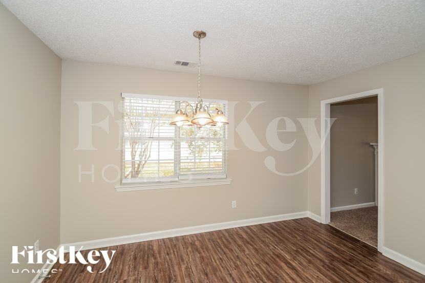125 Cedar Bend Dr - Photo 5 of 18