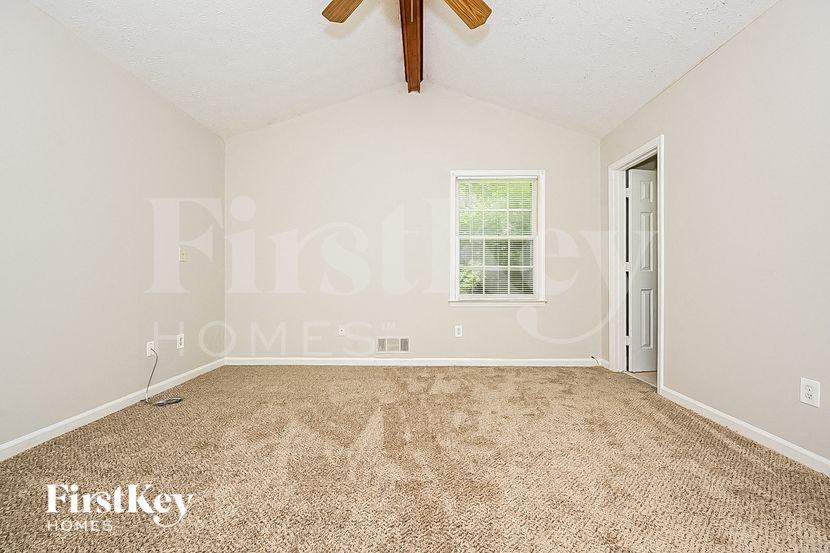 1247 Mountain Dr Ne - Photo 7 of 15