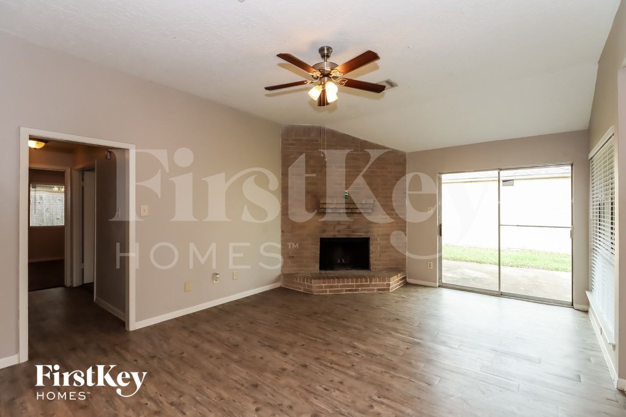 12426 Sungate Ln - Photo 3 of 15