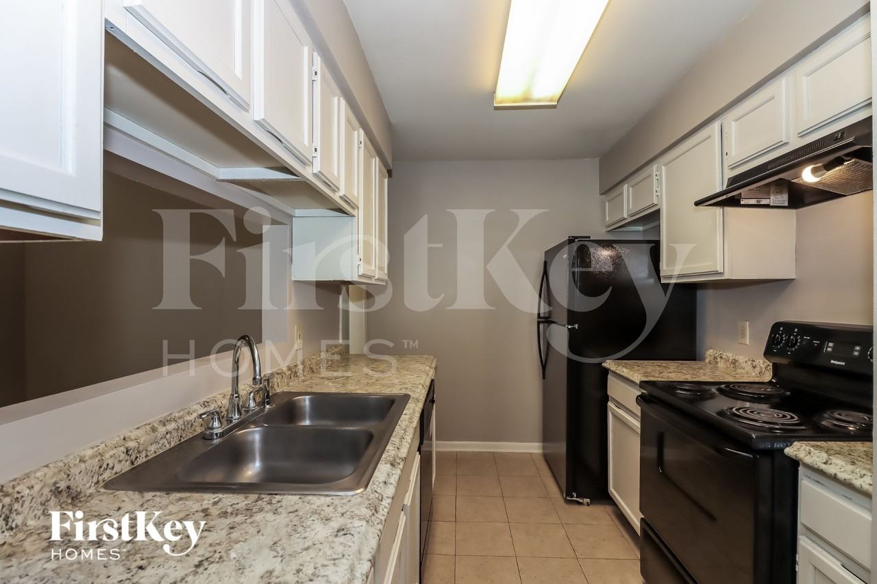 12426 Sungate Ln - Photo 7 of 15