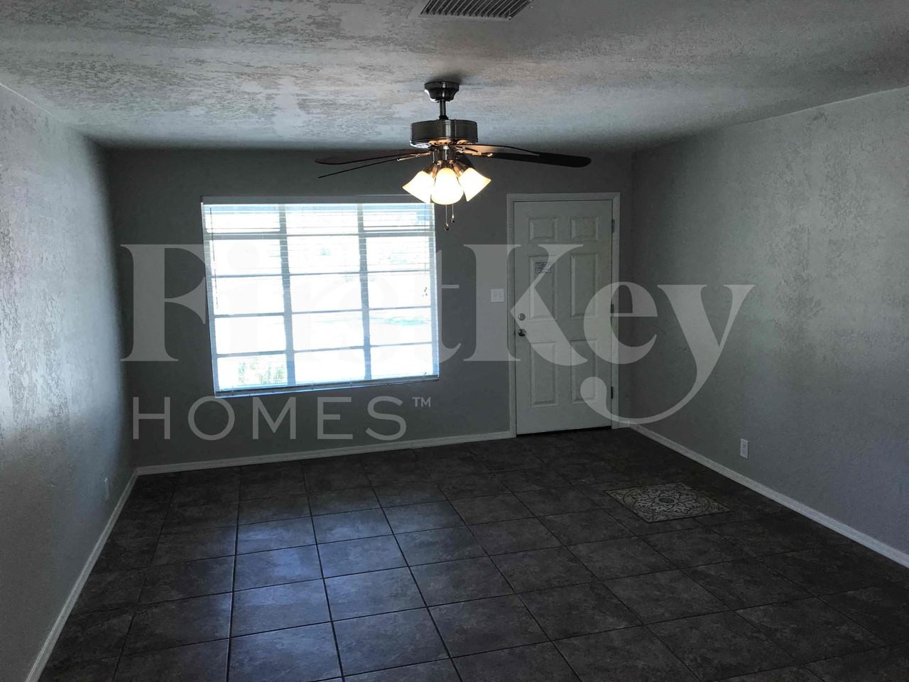 1205 W Highland Ave - Photo 4 of 18
