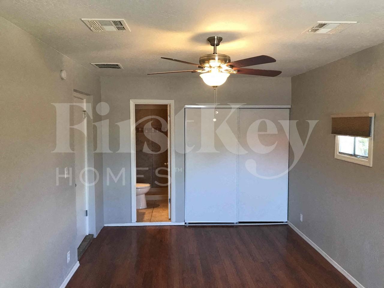 1205 W Highland Ave - Photo 7 of 18