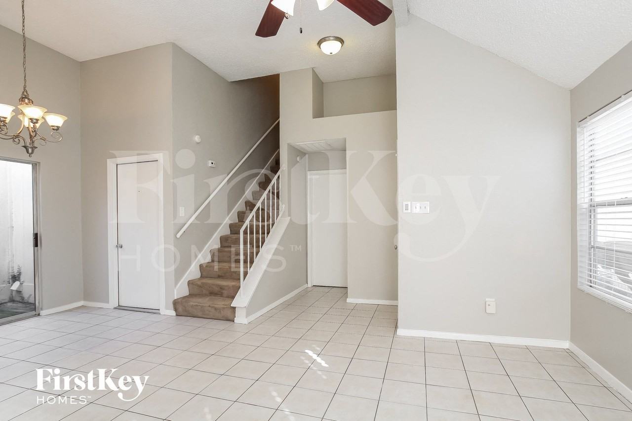 11537 Springshire Dr - Photo 2 of 14