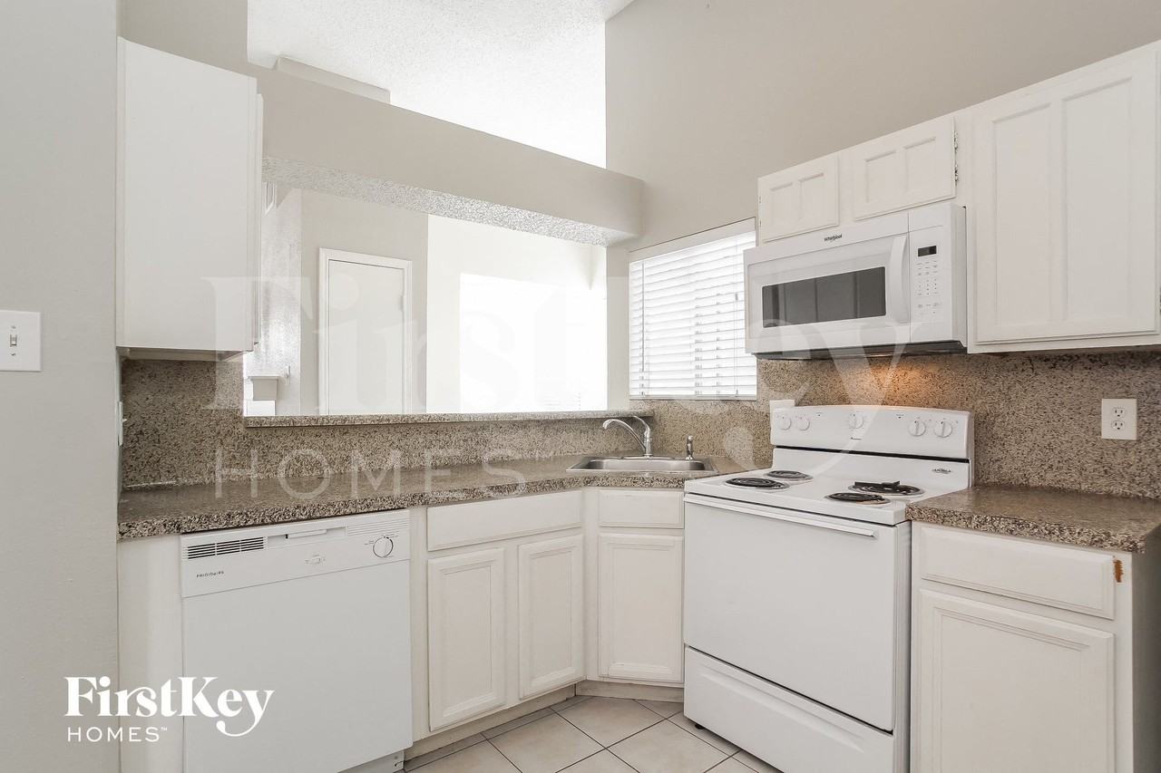 11537 Springshire Dr - Photo 5 of 14