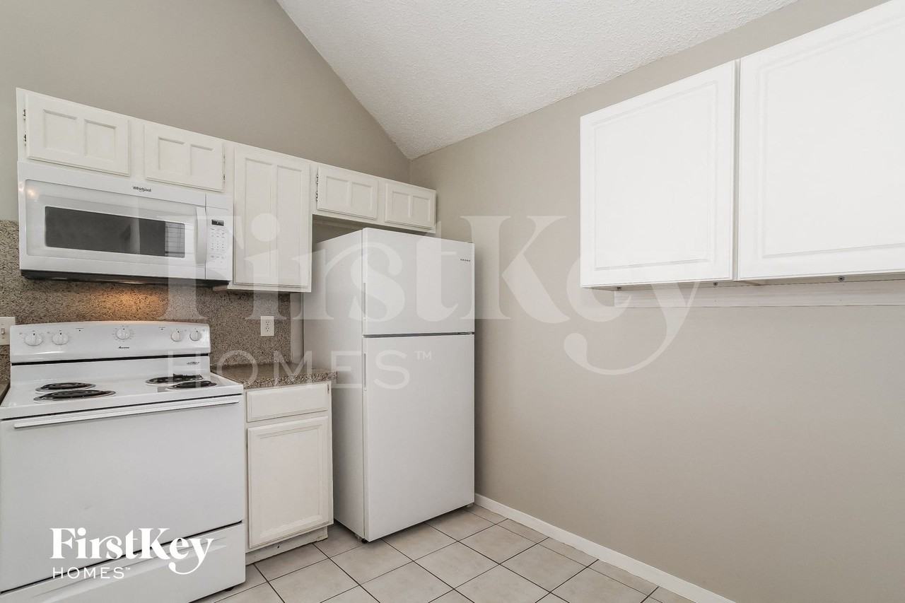 11537 Springshire Dr - Photo 6 of 14