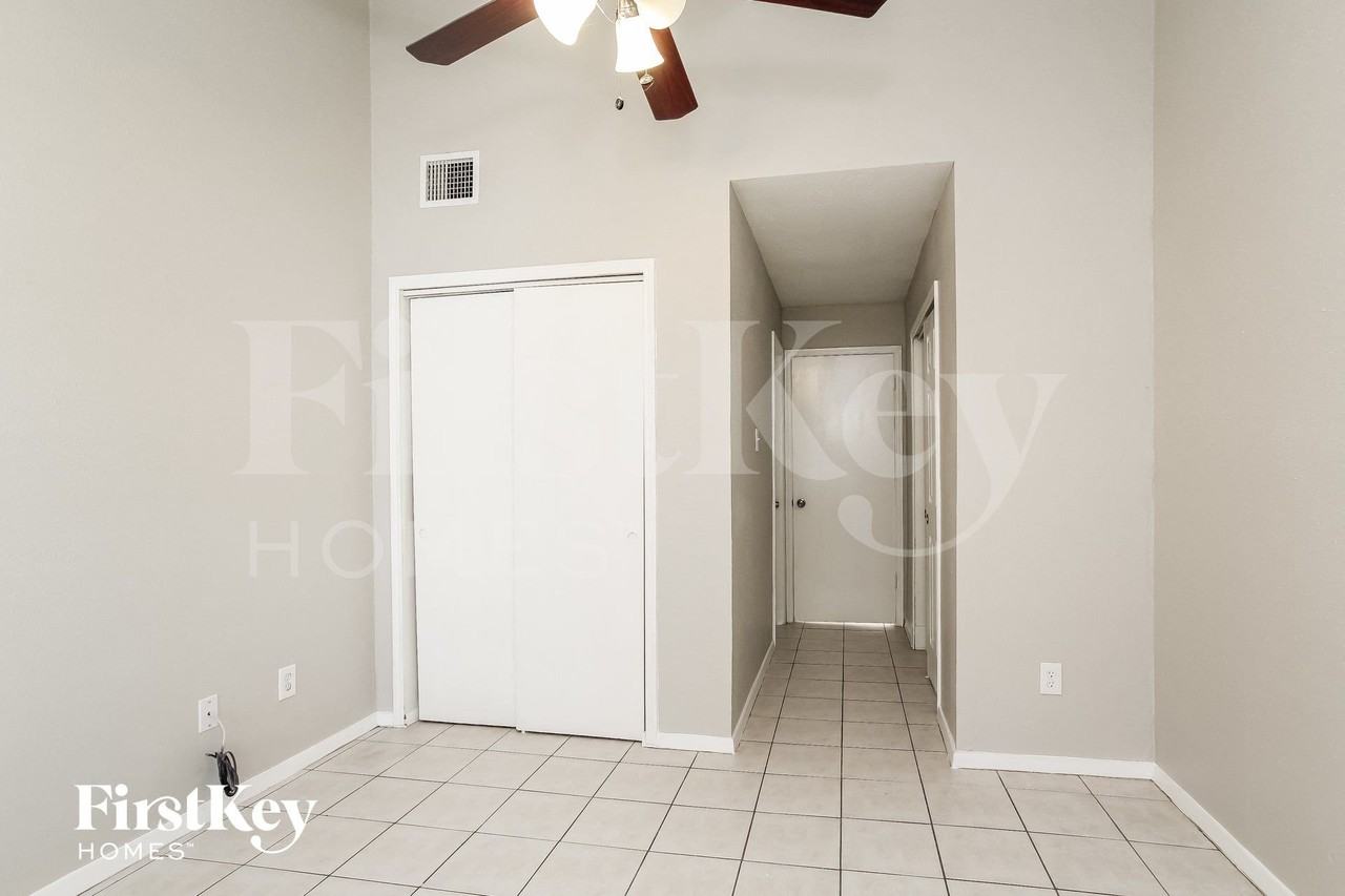 11537 Springshire Dr - Photo 7 of 14